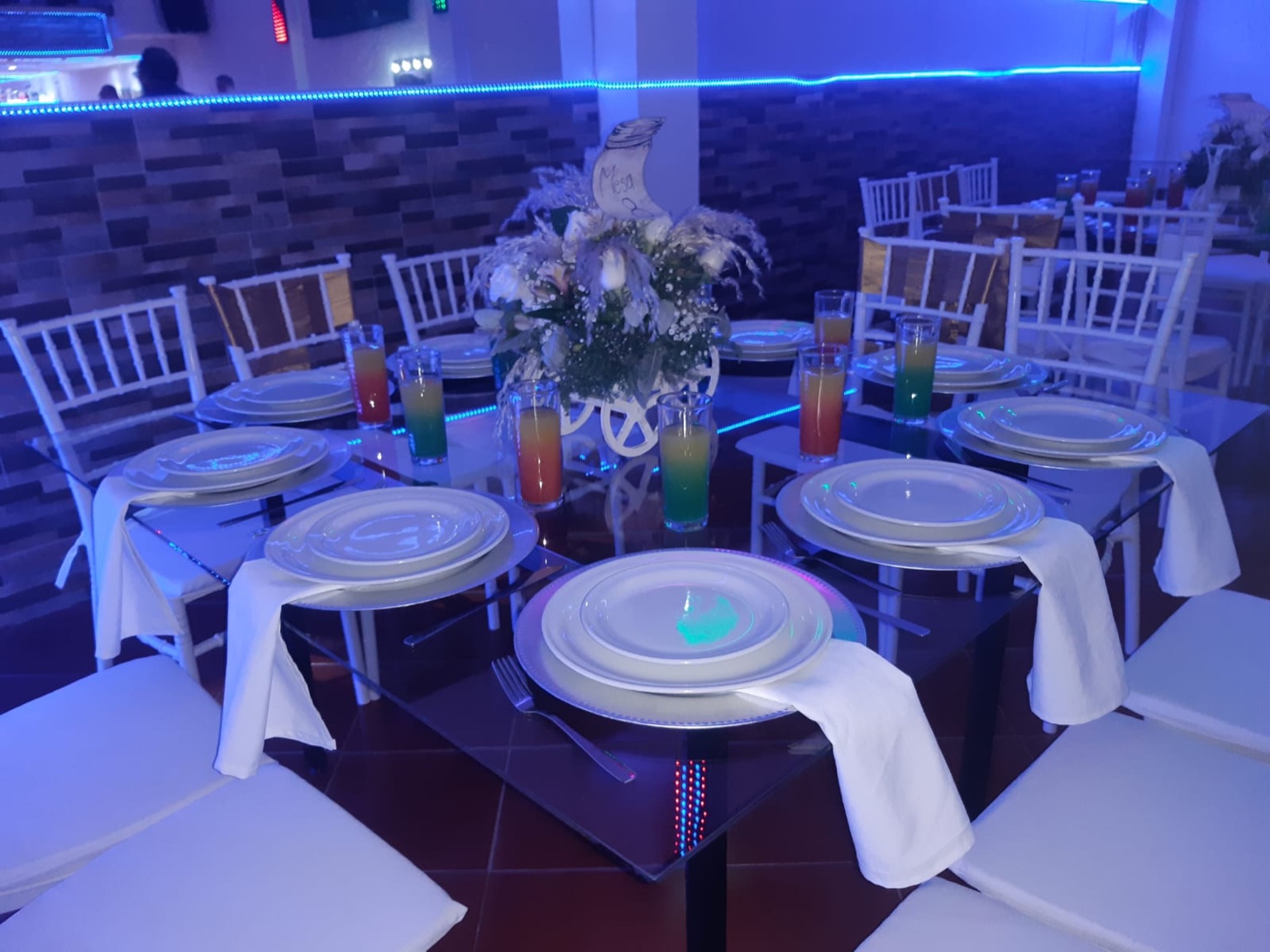 Salón Titanium — imagen 2