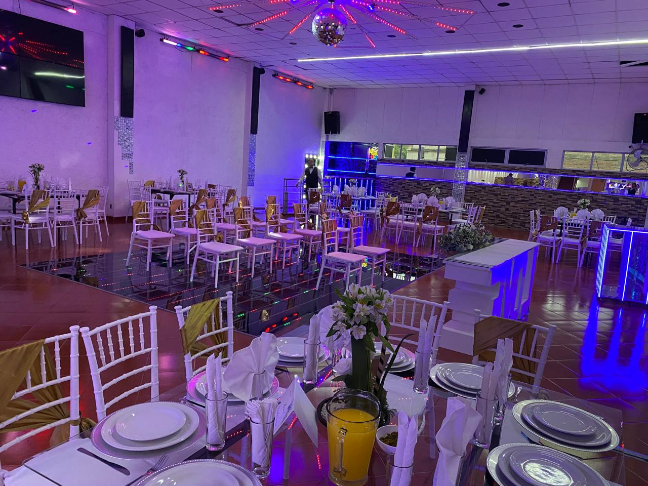 Salón Titanium — imagen 3